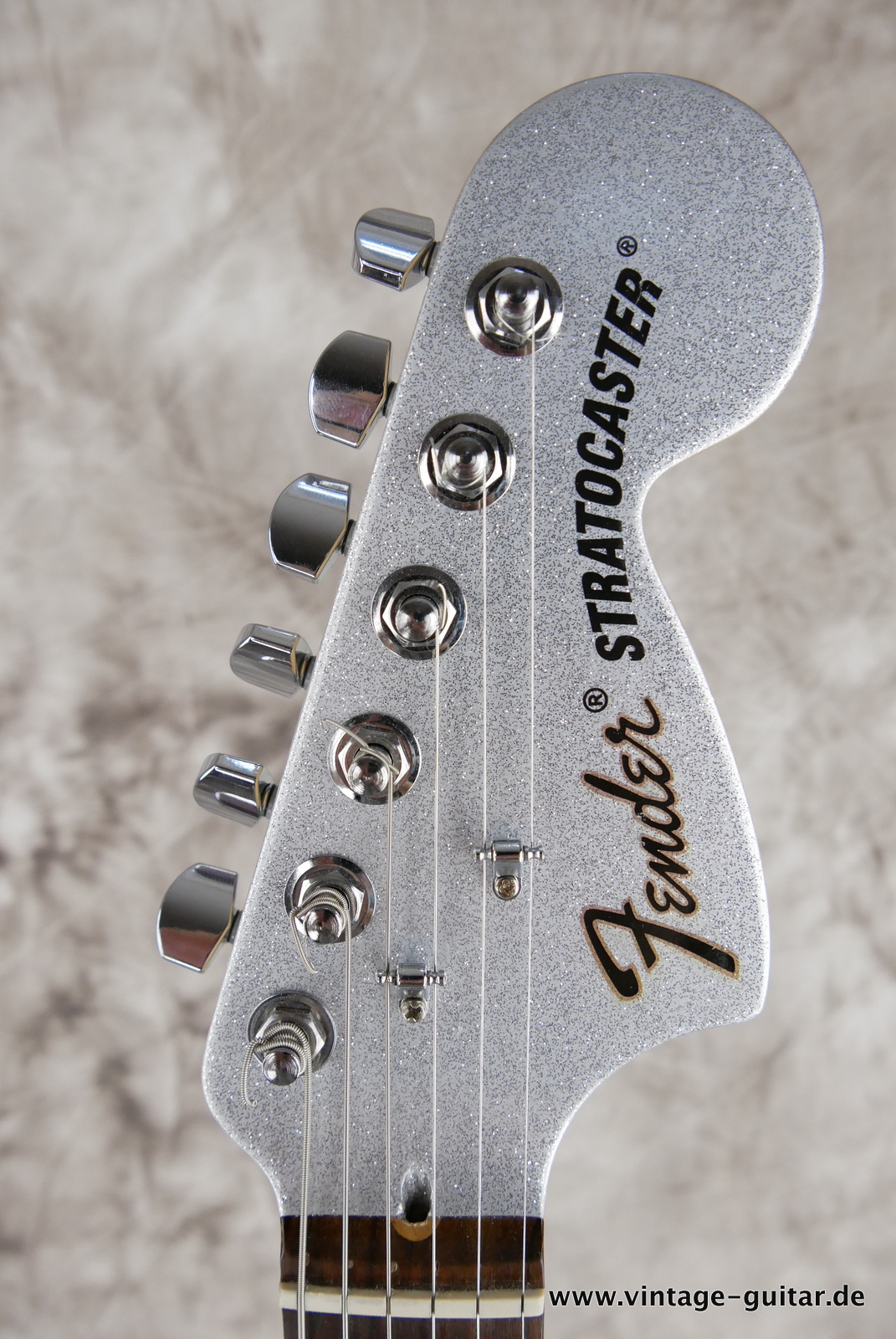 img/vintage/5435/Fender_Stratocaster_built_from_parts_US_neck_ silver_sparkle_2021-009.JPG